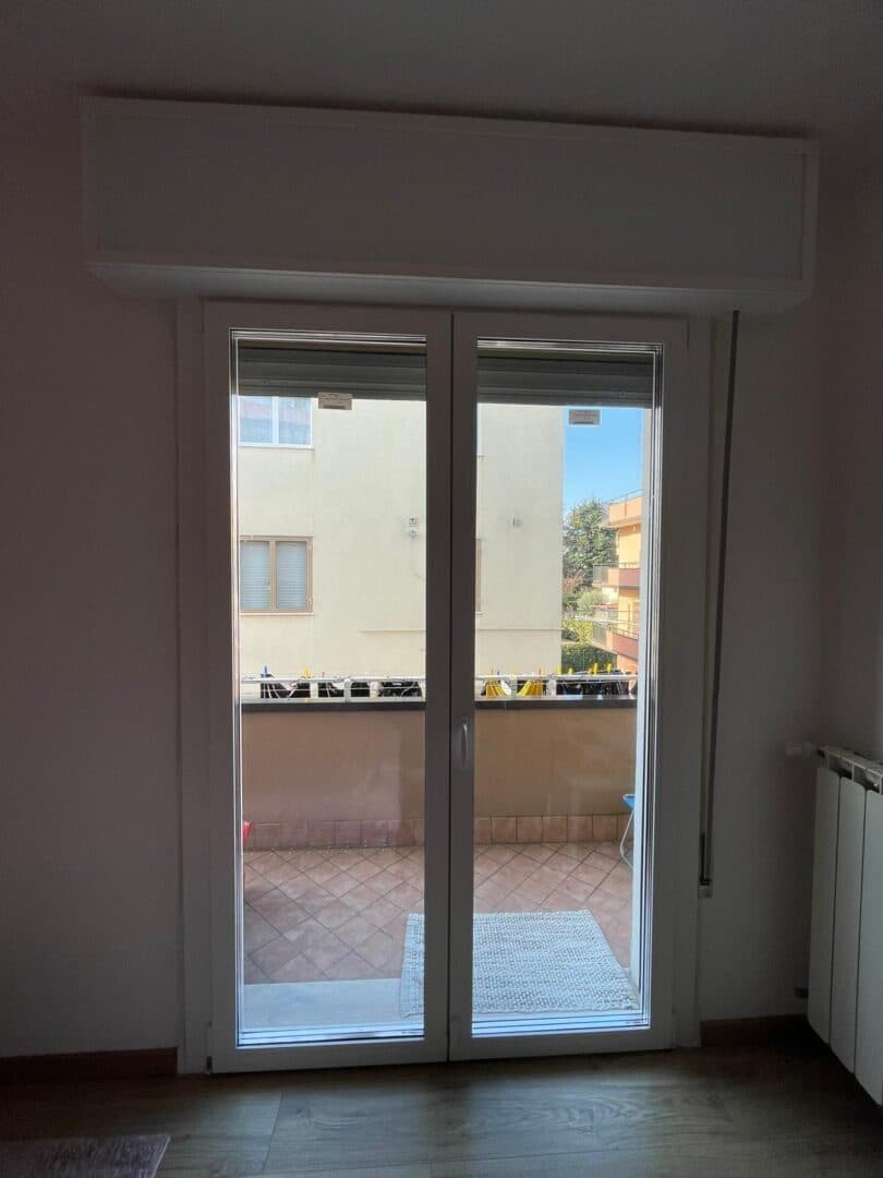 Ușă balcon cu rulou